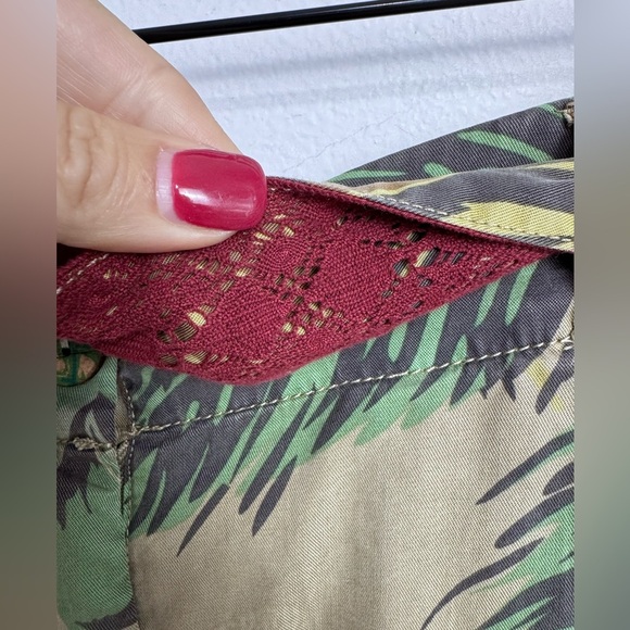 Desigual Pearl Harbour Shorts Femmes Bermuda Paper Bag  Shorts NWT Medium - Picture 6 of 9